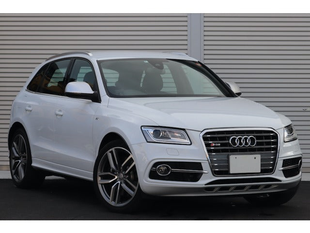 アウディ SQ5