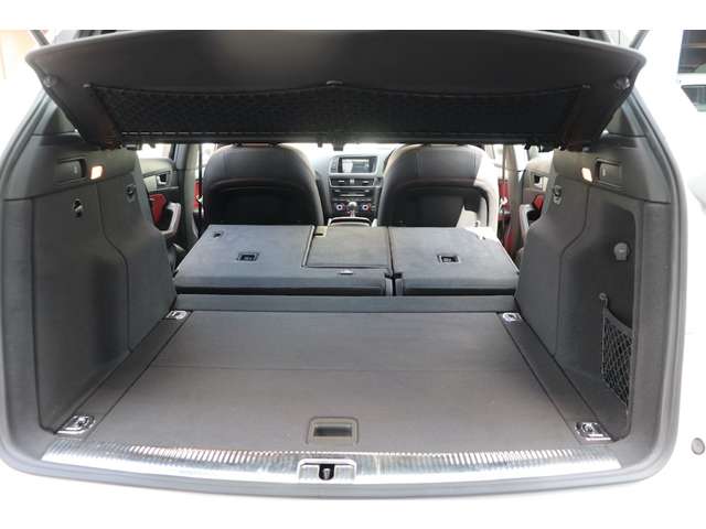アウディ SQ5
