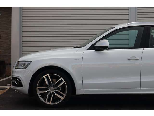 アウディ SQ5