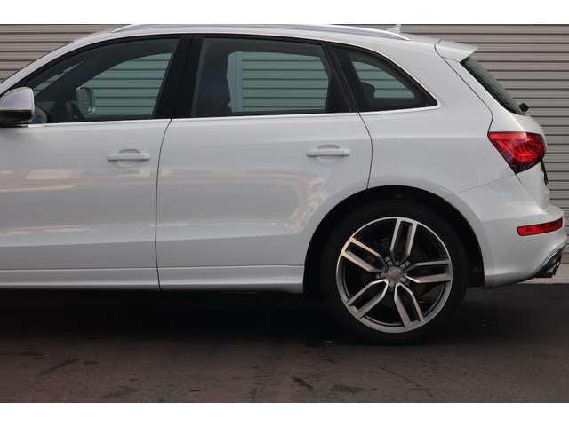 アウディ SQ5