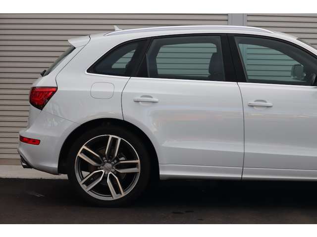 アウディ SQ5
